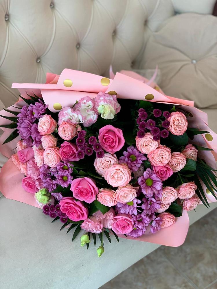 Букет цветов из: Хризантемы, Розы и Лизиантусы в Коркино