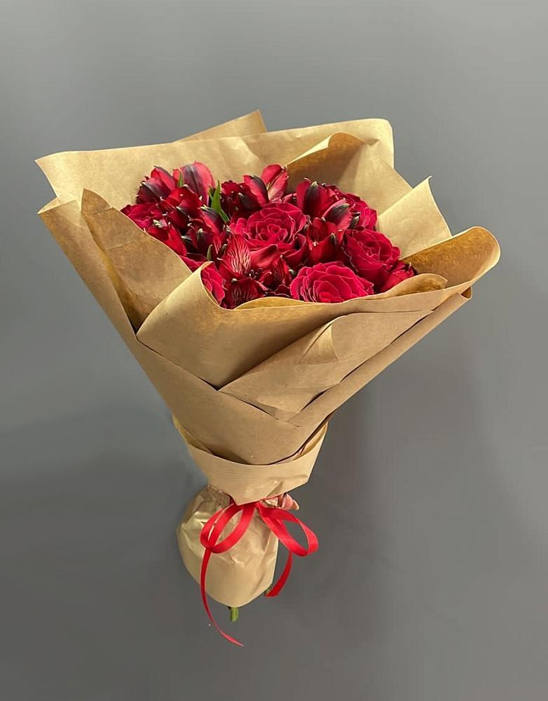 Букет цветов из: Альстромерии и Розы в Коркино