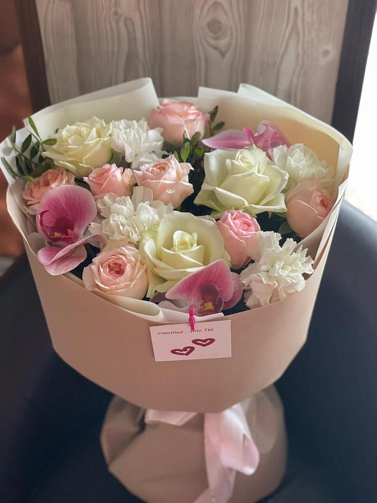 Букет цветов из: Орхидеи, Розы и Гвоздики в Коркино