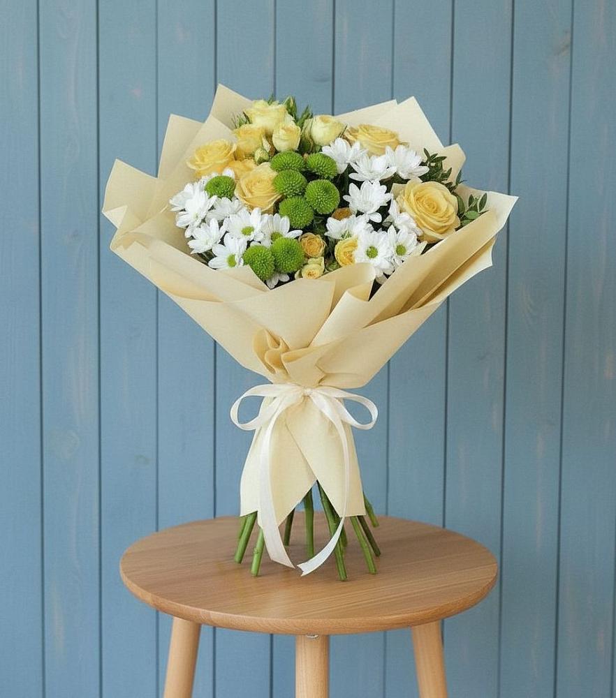 Букет цветов из: Хризантемы и Розы в Коркино