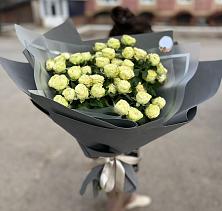 Букет Белые кустовые розы Солинеро в Коркино