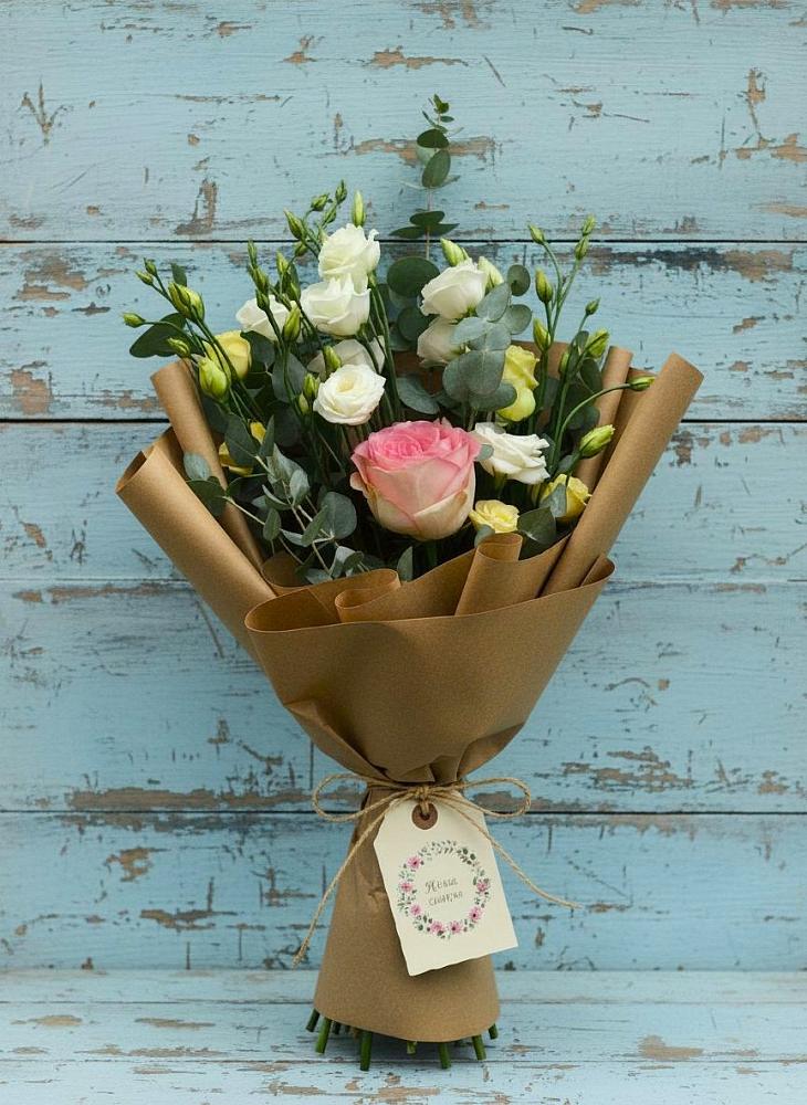 Букет цветов из: Розы и Лизиантусы в Коркино