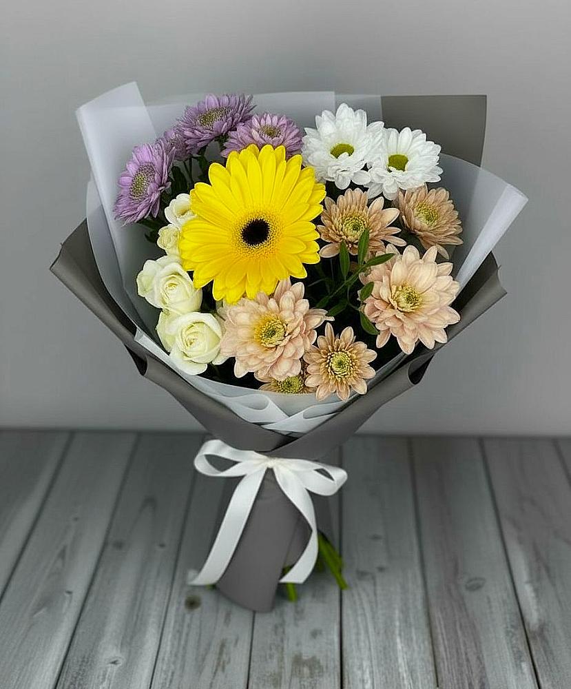Букет цветов из: Розы, Герберы и Хризантемы в Коркино