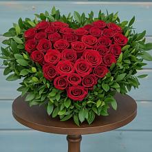 Цветочная композиция из Розы в виде сердца в Коркино