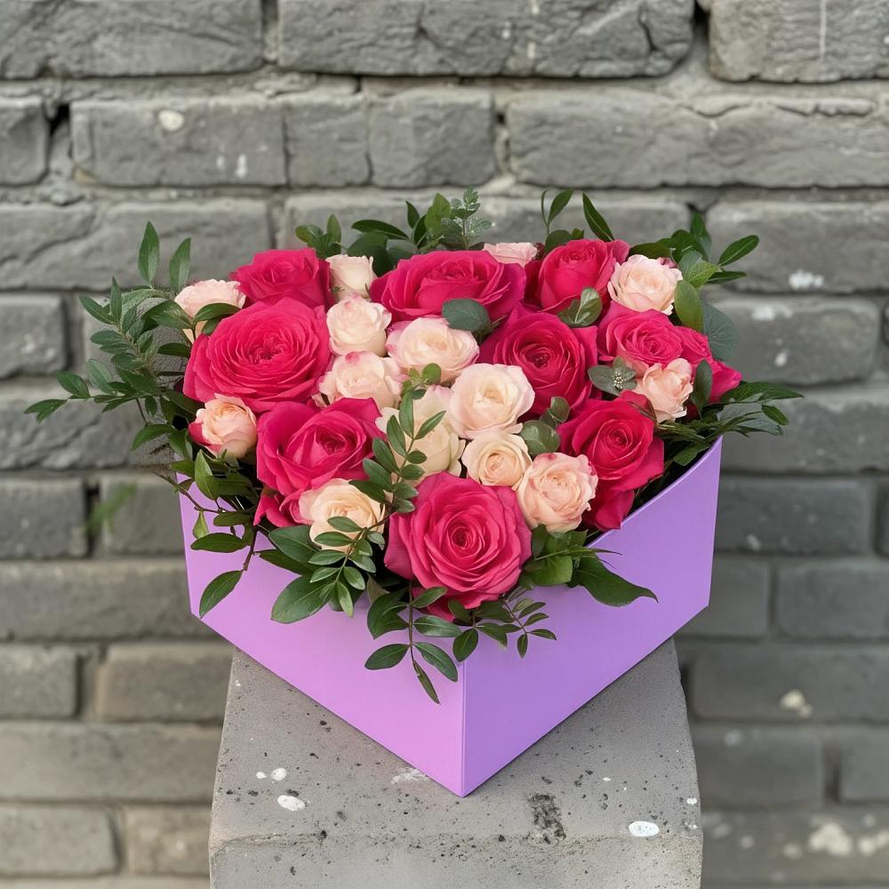 Цветочная композиция из Розы в коробке в Коркино