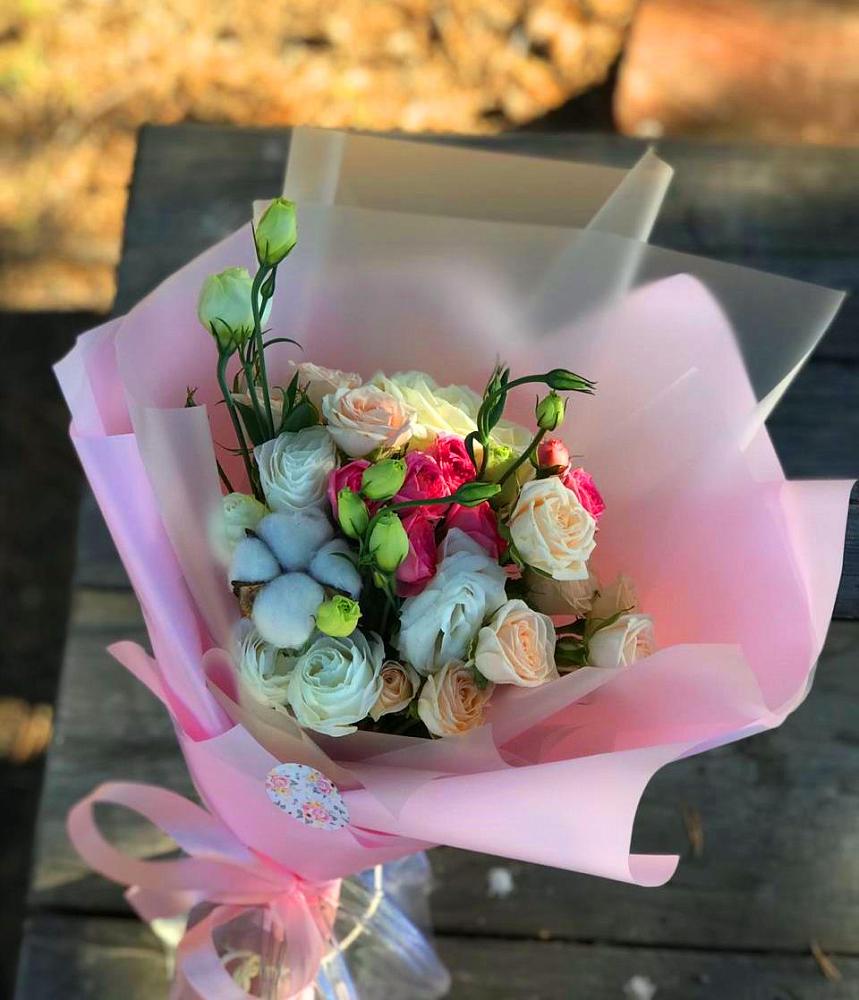 Букет цветов из: Розы и Лизиантусы в Коркино