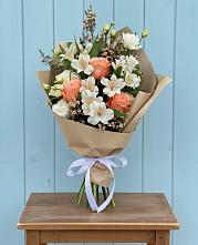Букет цветов из:  Альстромерии, Лизиантусы, Розы и Хризантемы #REPLACE_PRED# Коркино