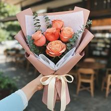 Букет цветов из:  Розы в Коркино