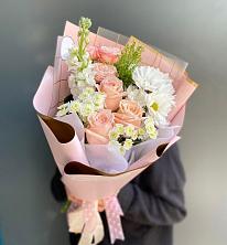 Букет цветов из:  Хризантемы и Розы в Коркино