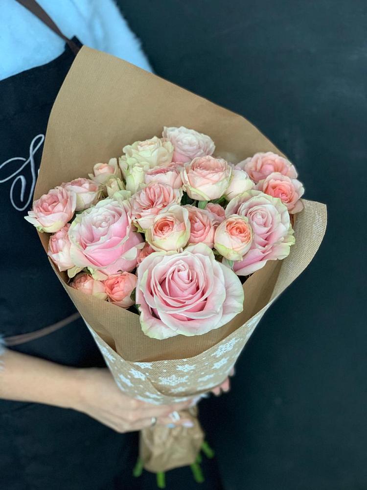 Букет цветов из: Хризантемы и Розы в Коркино