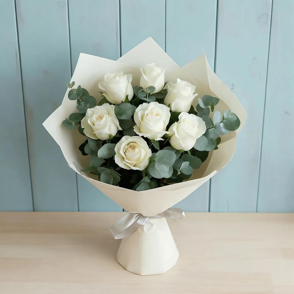 Букет Белые розы в Эвкалипте в Коркино