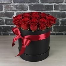 Цветочная композиция из Розы в шляпной коробке в Коркино