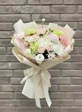 Букет цветов из:  Гвоздики, Розы, Лизиантусы и Хризантемы в Коркино