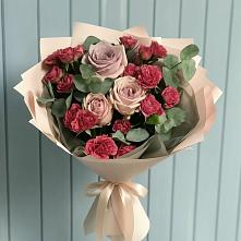 Букет цветов из:  Гвоздики и Розы в Коркино