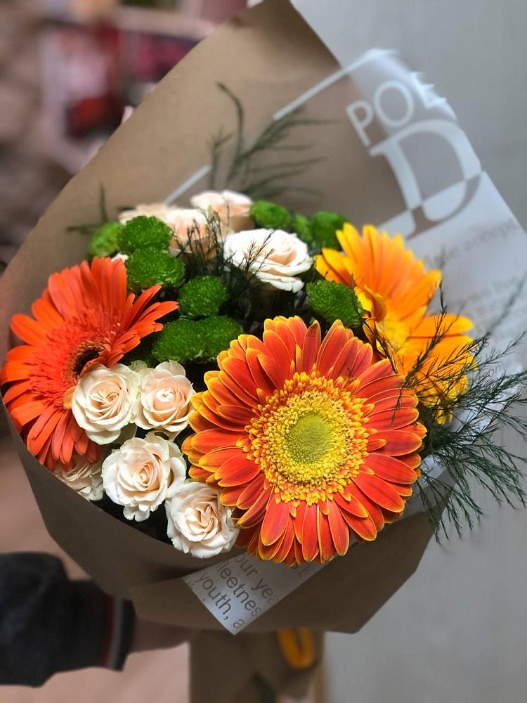 Букет цветов из: Герберы, Хризантемы и Розы в Коркино