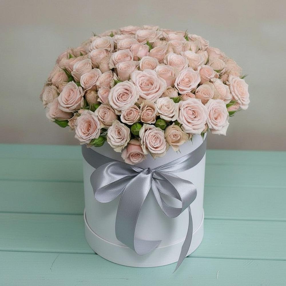 Цветочная композиция из Розы в шляпной коробке в Коркино