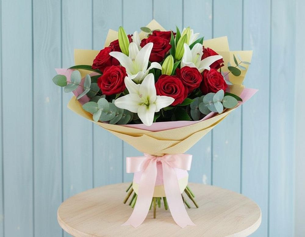 Букет цветов из: Лилии и Розы в Коркино